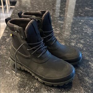 Black winter  Boots in excellent condition unisex